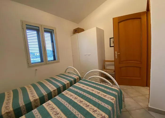 Trilocale Piazza Italia Orosei - Iun Q5292